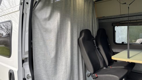 🚀 – adventurous campervan with large garage - 2024 - 4p