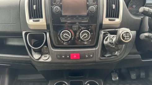 Beni – 3 berth Benimar semi-integrated from 2017