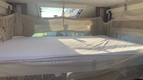 Ourbee – Luxury 6 berth Roller 707 Motorhome ***INSURANCE INCLUDED***
