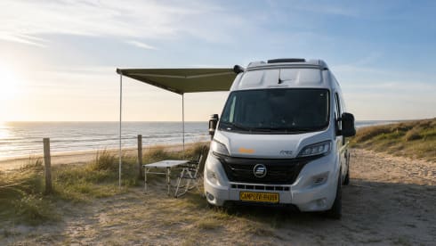 Making Memories 10 – Hymer Free 602 Automatik, Baujahr 2024, mit Aufstelldach und Fahrradträger für 4 Personen
