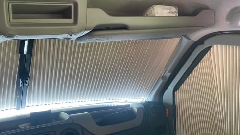 Off-grid campervan met twijfelaar stapelbed!