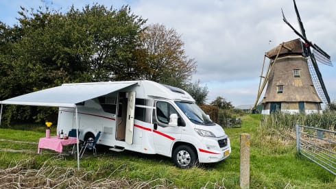 Very luxurious and spacious Adria Matrix family camper (max. 5 pers.).
