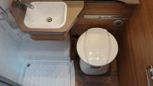 Excellent Campers  – LMC Camper semi-integrato Zeeland Fiandre