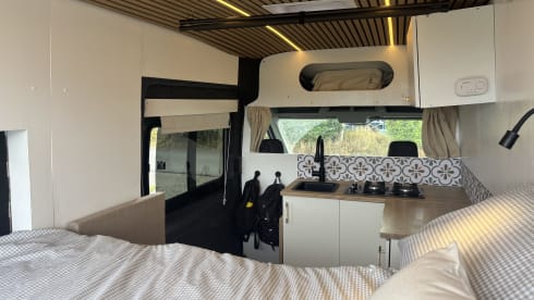 Ford bus met 2 slaapplaatsen uit 2017