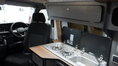 Reggie Grey – 4 berth T6.1 Volkswagen Campervan 2021