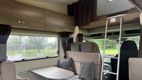 Large 6 berth modern motorhome