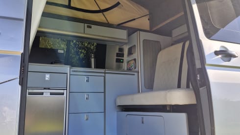 Iris – 4 Berth VW T5 Camper