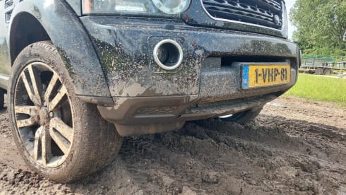Disco – 2p Land Rover with roof tent 
