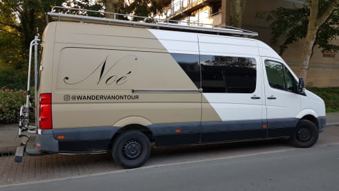 WanderVan Noé – Mooie zelfbouw camper voor 2P+kindje 