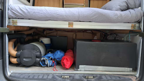 Donna – Adventurous 2p (+2 in tent) Volkswagen bus from 2015