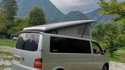 Vanessa – 4 berth Volkswagen T5 campervan 2.5 pdtdi 2007