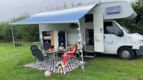 Bessie – Cosy, solid camper