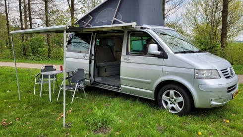 Silver – VW T5 for the ultimate road trip!