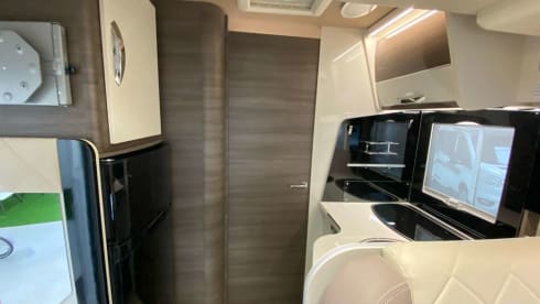 MOBI-) – BRAND NEW 5-person camper - also for your WINTER HOLIDAY