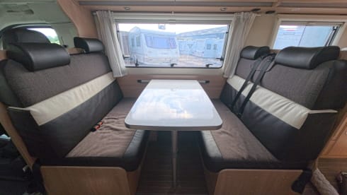 Beluga – Sunlight A72  - 6 Berth Motorhome Insurance Included