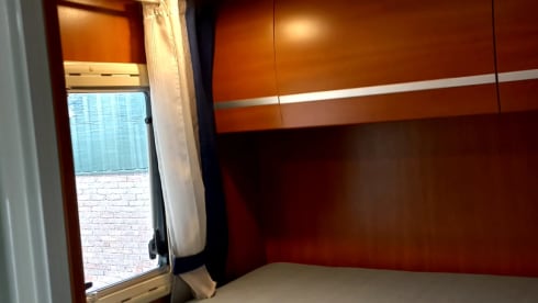 5p Challenger alcove camper from 2009