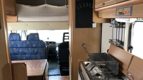 Claes – Claes: 4p spacious Alcove camper from 2000
