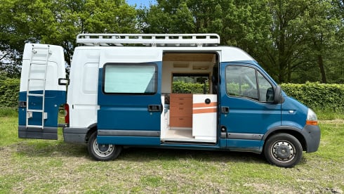 Kimper de Camper – 2p Renault Master with air conditioning and heating 