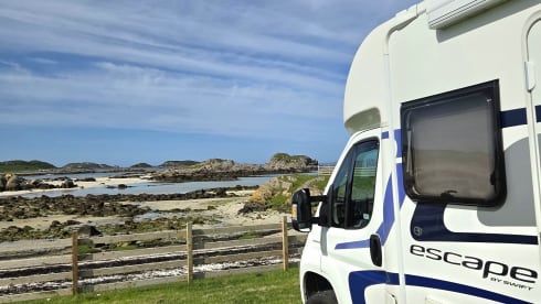 Hamish – Hamish – Accogliente e moderno camper a 4 posti letto situato a St Andrews, in Scozia.