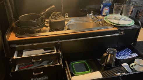 "Thermos" – VW T4 del 2002 con 2 posti letto - a 3 miglia dall'aeroporto di Inverness - *assicurazione inclusa*