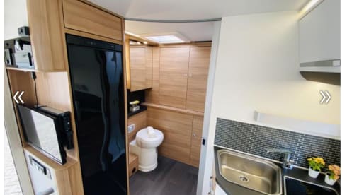 Ruimtewonder – Spacious 4p Adria Mobil semi-integrated from 2020
