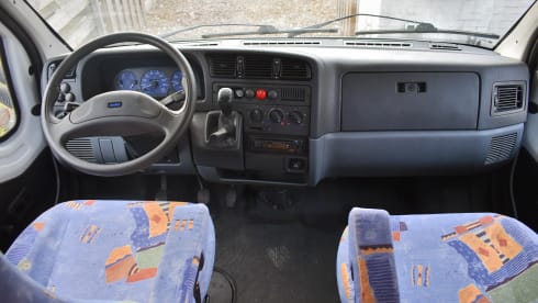 111 Knaus 708G – 6p Knaus alcove from 2000