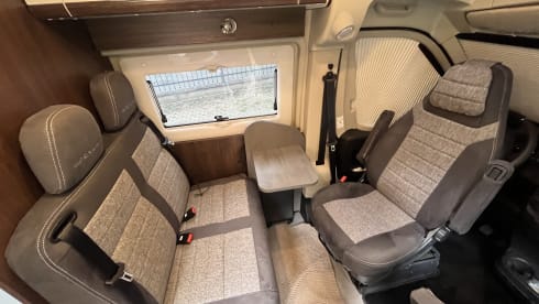 Ranger – New possl summit, bus camper of the year, with skyroof!