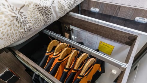 Brand new super equipped Benimar Cocoon 463 automatic