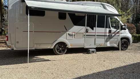 Camper het Spick… – Luxe 4 persoons Adria Matrix Platinum