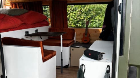 2p Ford bus from 2002