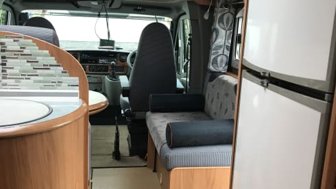 Comfy Camper – Burstner Delfin 625