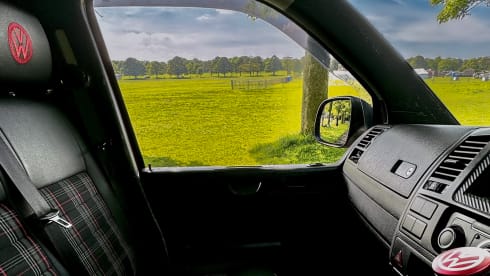 Veronica – Spazioso VW T5.1 a Saltburn, North Yorkshire. Letto matrimoniale!