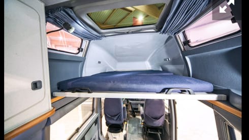 ELENA E IL SUO "CAMPY " – VIAGGIA IN LIBERTA CON MERCEDES WESTFALIA JAMES COOK