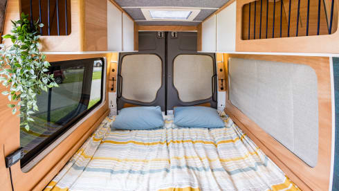 Bus de la Ville – 2p Mercedes campervan 