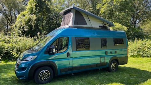 Lovely Hymer bus camper (with lifting roof?!)