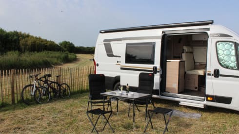New luxurious Campervan with XL bed Laika Kosmo 6.4