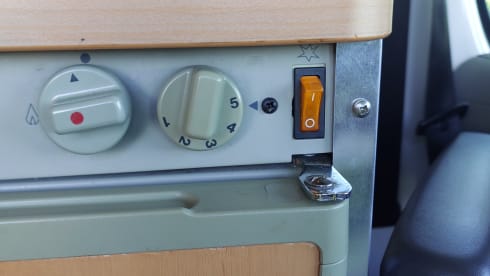 Witte Harrie – Very neat and complete 2-person Fiat camper van from 2007