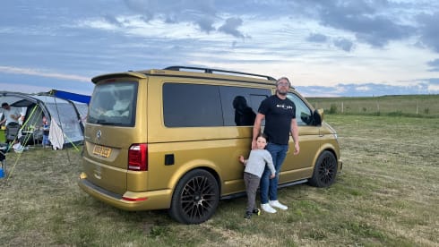 Goldbug – Stunning Luxury VW - Sleeps 4 with awning