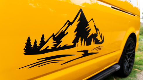 Eggy – 4 berth Volkswagen campervan from 2023