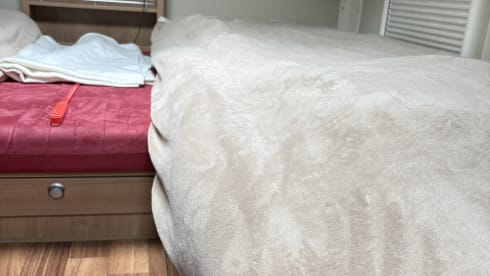 2p Hymer semi-integrated uit 2015