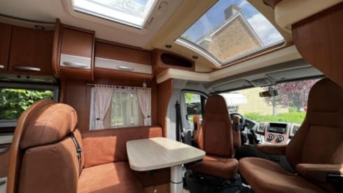 De Camper – Pilote semi-integrated (3 persons)