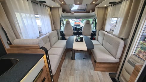 P696 D – P696 D 180 hp automatic top equipped