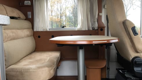 Wonderful luxury 4-person integral camper with plenty of storage space & bicycle carrier.