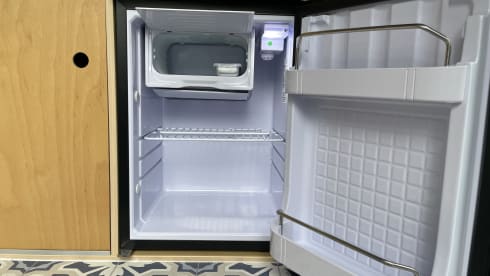 Mammoet – 4p Volkswagen campervan uit 2014
