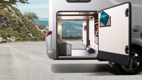 Very nice 4-6p Hymer integrated from 2021