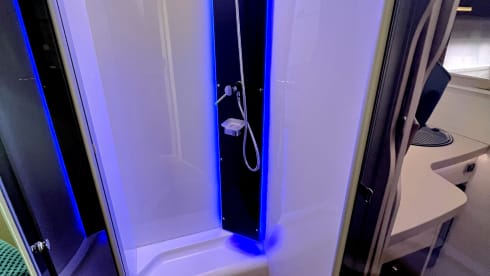 Luxury Chausson with air conditioning and air suspension emission 6