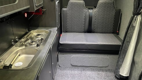 Bessy – Hochdach-Renault-Wohnmobil mit 3 Schlafplätzen