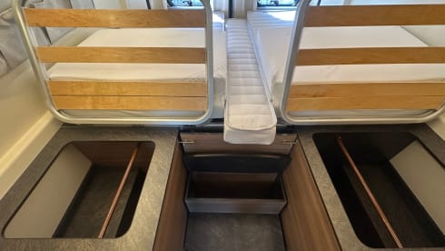 Nr. 7 – Rimor van single beds