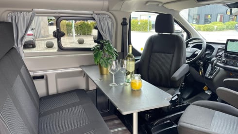 Nugget – 4p Ford bus from 2020