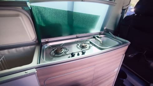 4p Volkswagen campervan uit 2011